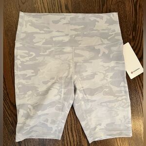 New with tags size 12 Wunder Under HR Short 10" Jac